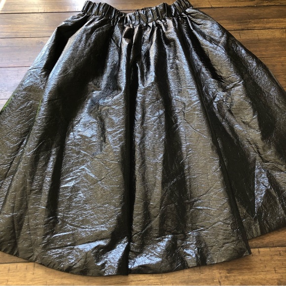 Hot & Delicious Black pleated full crinkled skirt size L - Picture 3 of 9